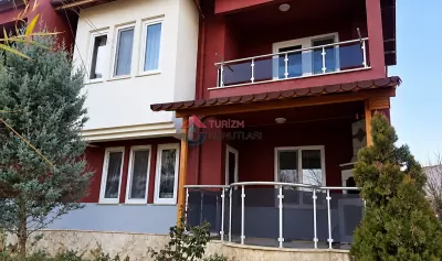 Afyonkarahisar İhsaniye - Gazlıgöl Şirinkent'te Dubleks Günlük Kiralık 3+1 Villa