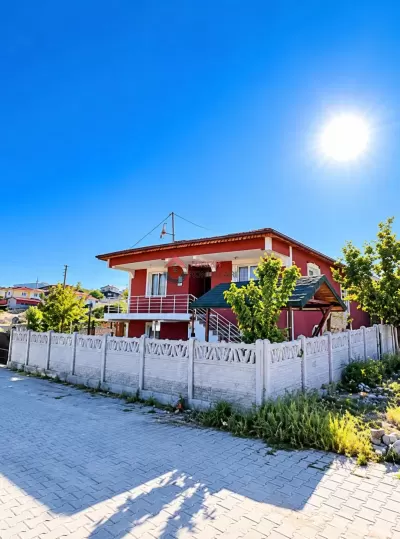 Afyonkarahisar İhsaniye - Gazlıgölde Lüks Müstakil Termal Havuzlu Günlük Kiralık 3+1 Villa