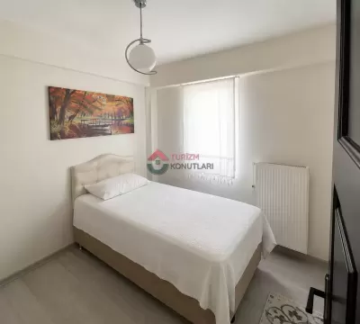 Alaçatı'da Havuzlu Taş Villa