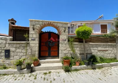 Alaçatı Havuzlu Taş Villa