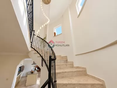 Antalya Alanya'da 4+1 Lüks Villa