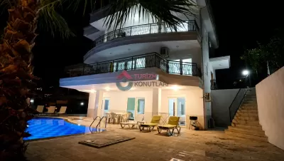 Antalya Alanya - Havuzlu - 3+1 Günlük Kiralık Lüks Villa