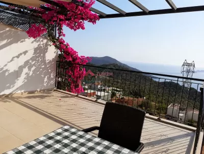 Antalya Kaş - Akdeniz Ve Adalar Manzaralı Ev