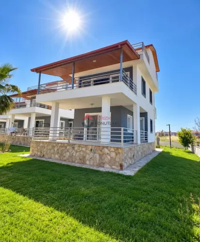 Aydın Kuşadası - 4+1 Günlük Kiralık Havuzlu Villa