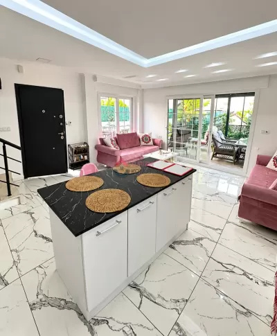 Aydın Kuşadası - Denize Yakın - Lüks Günlük Kiralık Villa