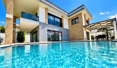 Aydın Kuşadası - Özel Havuzlu - Geniş Bahçeli - 4+1 Ultra Lüks Günlük Kiralık Villa