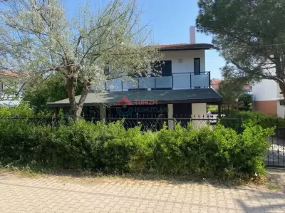 Balıkesir Ayvalık - Bahçeli - Lüks Günlük Kiralık Müstakil Ev
