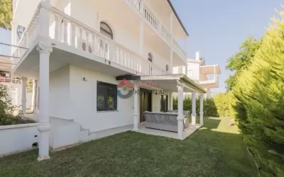 Balıkesir Ayvalık - Cunda'da Lüx 2+1  Bahçe Katı Günlük Villa
