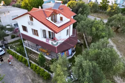 Balıkesir Ayvalık - Havuzlu - Bahçeli - Lüks Günlük Kiralık Müstakil Villa