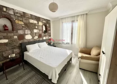 Balıkesir Ayvalık - Küçükköy'de 1+1 Taş Müstakil Ev