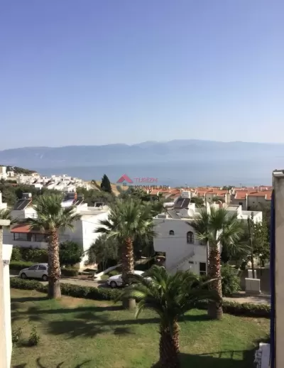 Balıkesir Gömeç - Karaağaç Sahilinde Bakımlı Triplex Günlük Kiralık Villa
