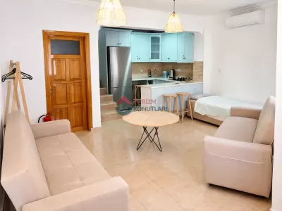 Çeşme Çarşısının Kalbinde Müstakil Rum Evi