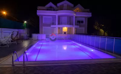 İstanbul Büyükçekmece Lüks Günlük Kiralık Villa