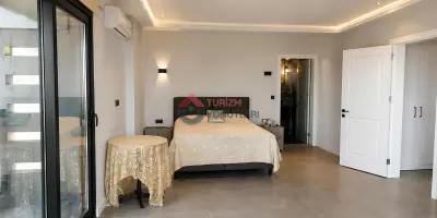 İzmir Çeşme - Deniz Manzaralı - Özel Havuzlu - Lüks Günlük Kiralık Villa