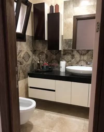 İzmir Çeşme - Denize Yakın - Büyük Havuzlu - Günlük Kiralık Villa