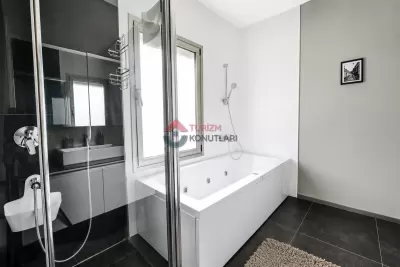 İzmir Çeşme - Denize Yakın - Havuzlu - Ultra Lüks Günlük Kiralık Villa