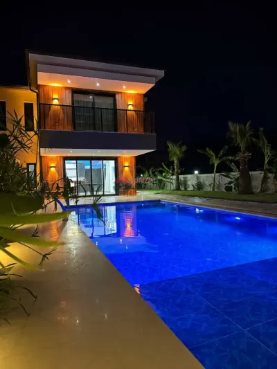 İzmir Çeşme - Lüks Günlük Kiralık Villa