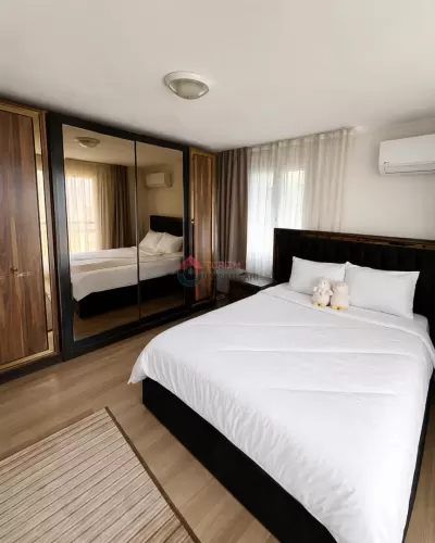 İzmir Dikili - Büyük Havuzlu - Günlük Kiralık Lüks Villa
