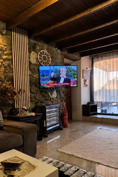 İzmir Dikili'de Taş Villa