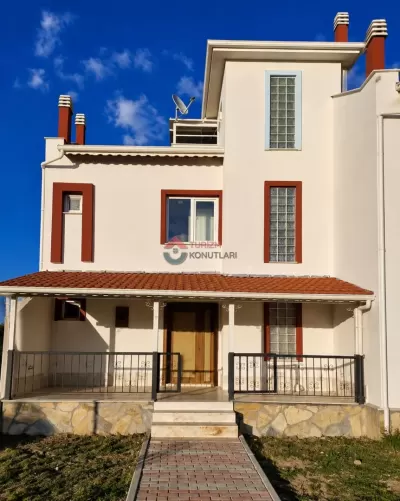 İzmir Dikili - Günlük Kiralık Tripleks Müstakil Ev