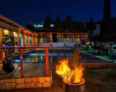 İzmir Foça - Doğa İçinde - Havuzlu - Günlük Kiralık Müstakil Ev