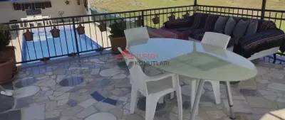 İzmir Foça - Havuzlu - Lüks Günlük Kiralık Müstakil Villa