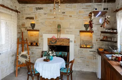 İzmir Foça - Otantik Günlük Kiralık Müstakil Taş Ev