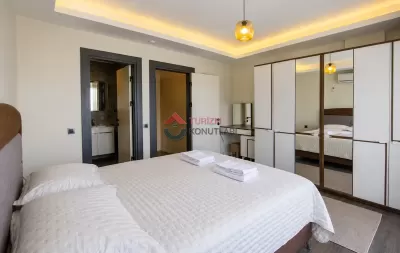 İzmir Karaburun - Deniz Manzaralı - Havuzlu - Lüks Günlük Kiralık Triplex Villa