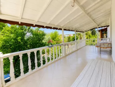 İzmir Seferihisar - Sahile Yakın - 5+1 Günlük Kiralık Villa