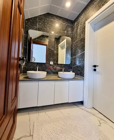 Kocaeli Kandıra - Havuzlu (ısıtmalı) Günlük Kiralık Lüks 5+2 Villa