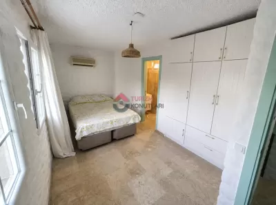 Kuşadası'nda Havuzlu 4+1 Villa