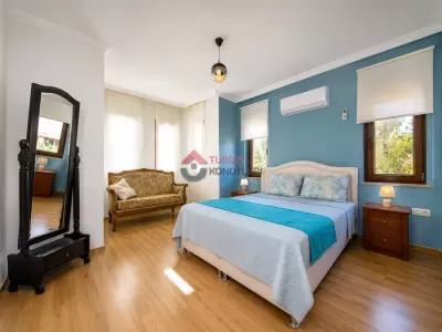Marmaris Söğütte Deniz Manzara Lı 4+1 Havuzlu Villa