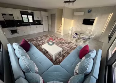 Mersin Silifke - Denize 100 Metre - Bahçeli - 4+1 Günlük Kiralık Tripleks Villa